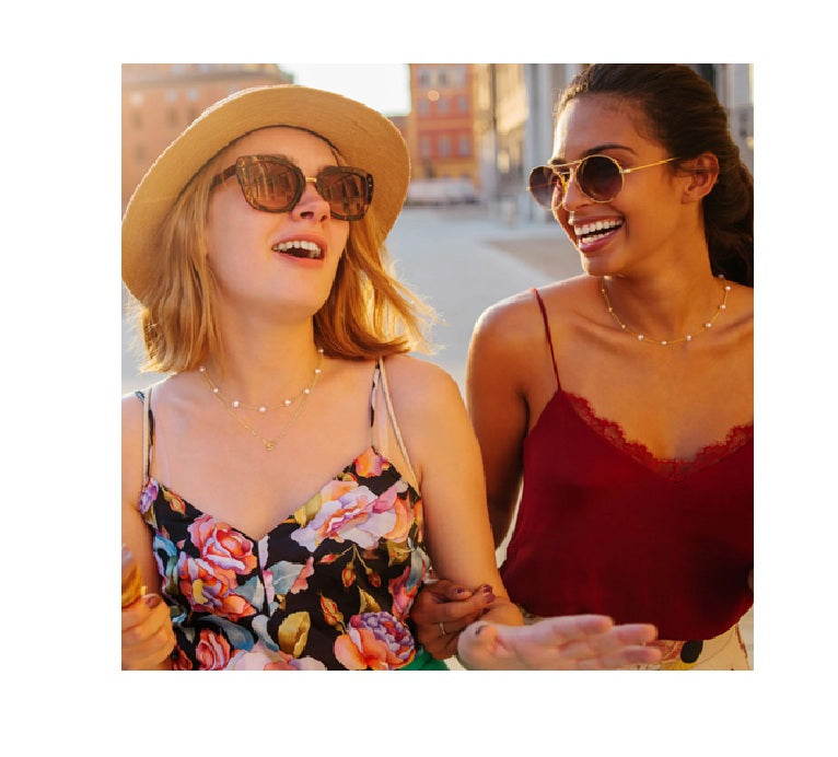 Kaklo papuošalas su raide „M“ ir perliukais