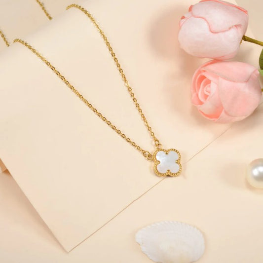 Grandinėlė su pakabuku