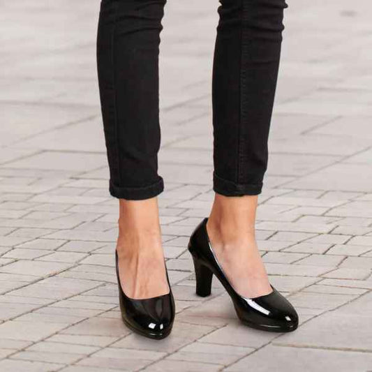 Lakiniai bateliai, 38